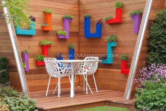 20+ Amazing Vertical Gardens For Your Balcony