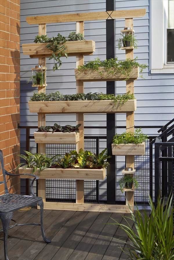 20+ Amazing Vertical Gardens For Your Balcony