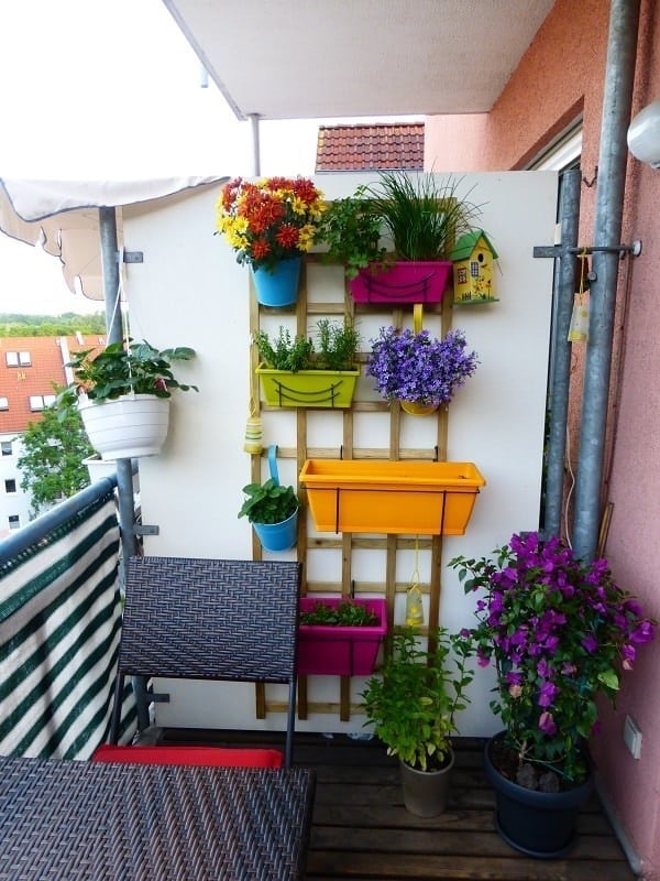 20+ Amazing Vertical Gardens For Your Balcony