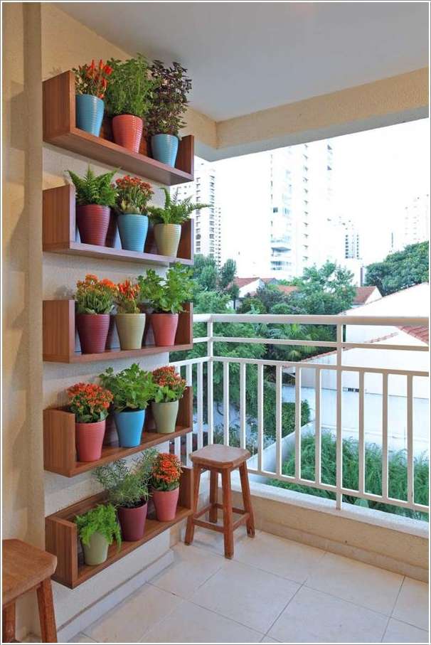 20+ Amazing Vertical Gardens For Your Balcony