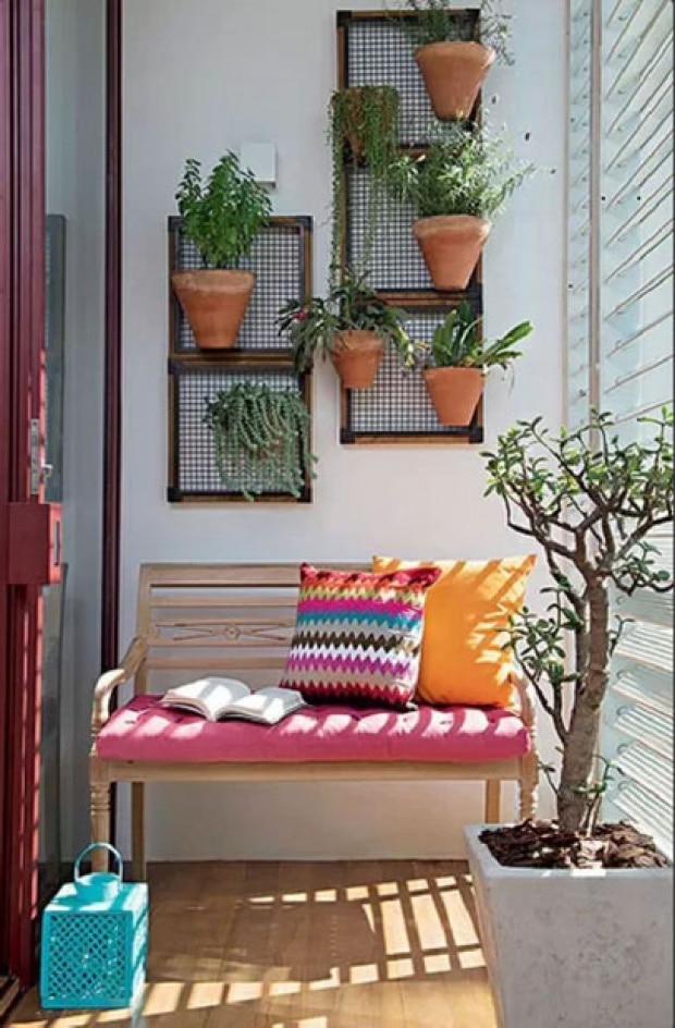 20+ Amazing Vertical Gardens For Your Balcony