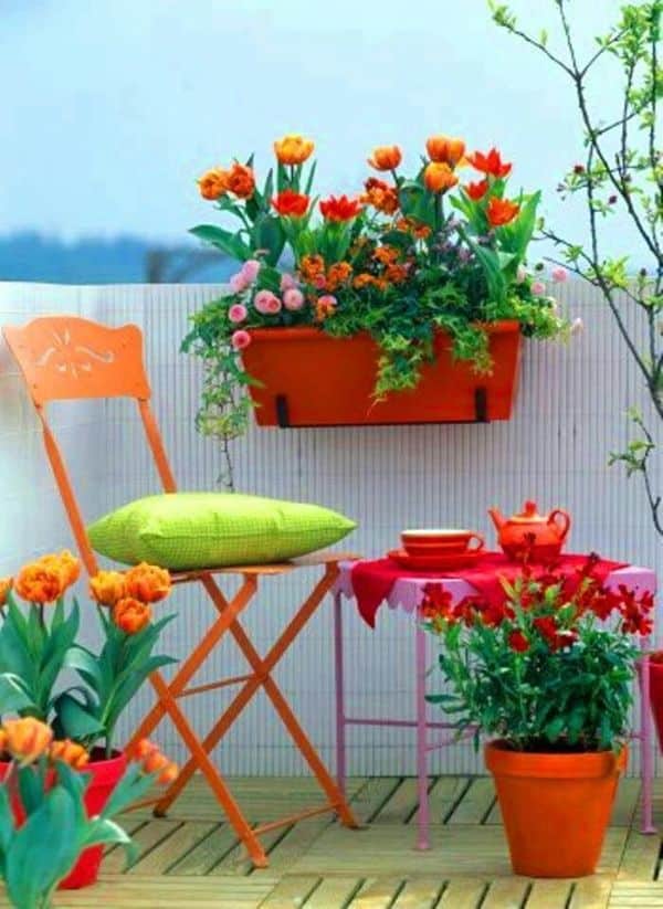 20+ Amazing Vertical Gardens For Your Balcony