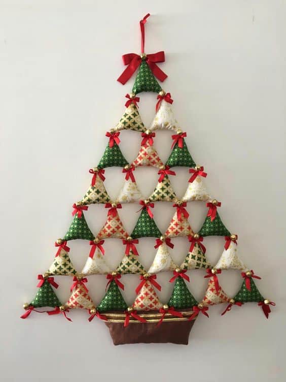 15+ Wall Christmas Tree Ideas: Creativity