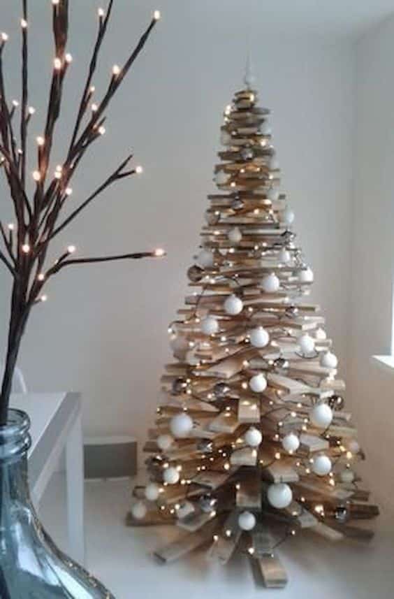 15+ Creative Wood Christmas Tree Ideas