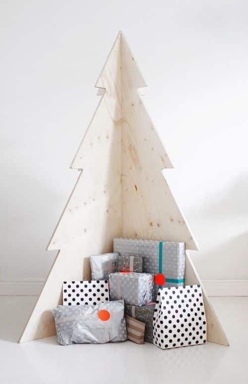 15+ Creative Wood Christmas Tree Ideas