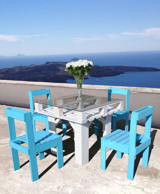 wooden chairs made with pallets 1