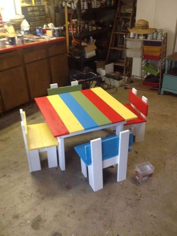 Models of Wooden Chairs Made with Pallets