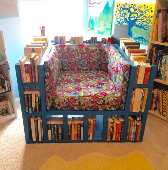 wooden chairs made with pallets