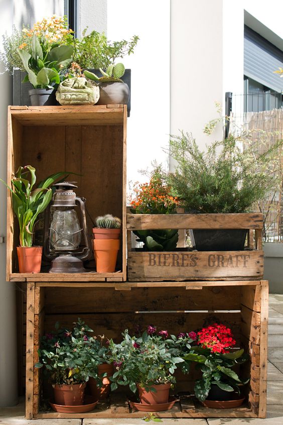 12+ DIY Wooden Crates For Your Garden