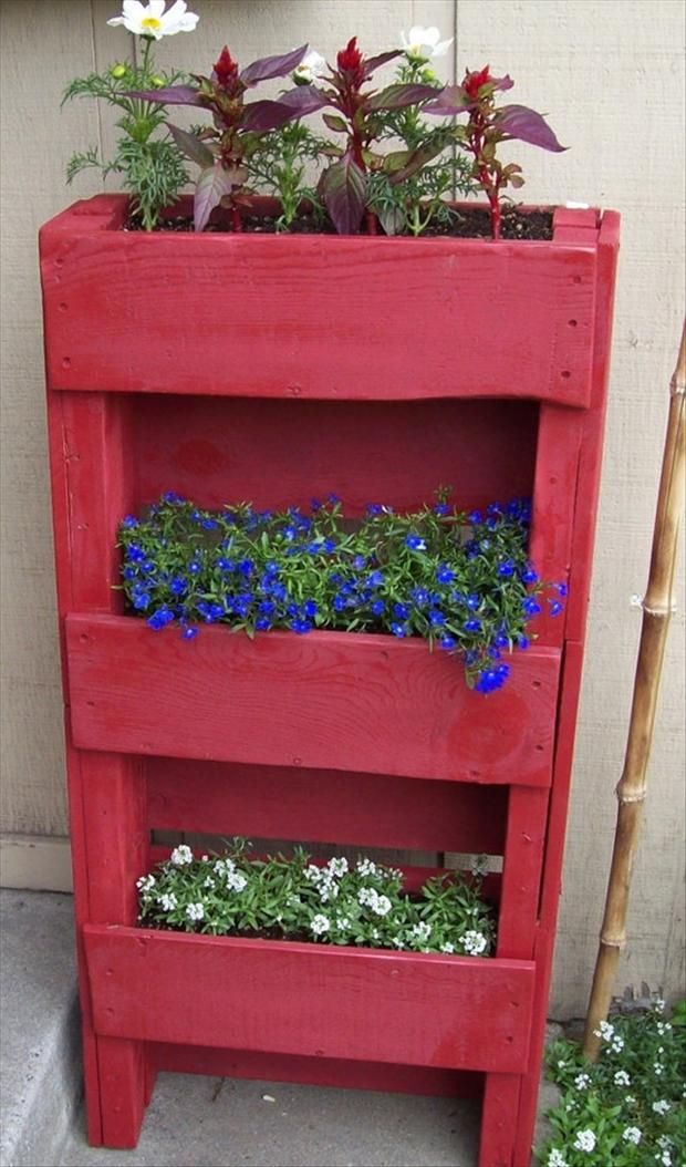 12+ DIY Wooden Crates For Your Garden