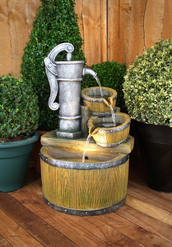 15+ Fantastic Wooden Garden Fountains